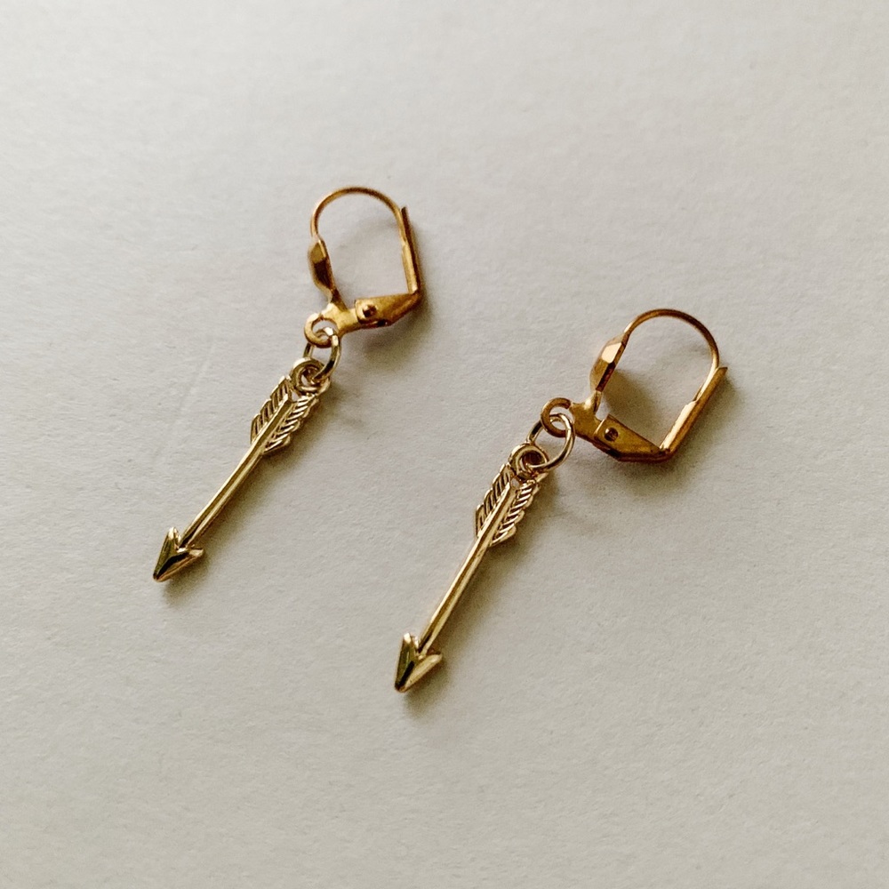 Arrow Earrings Leverback